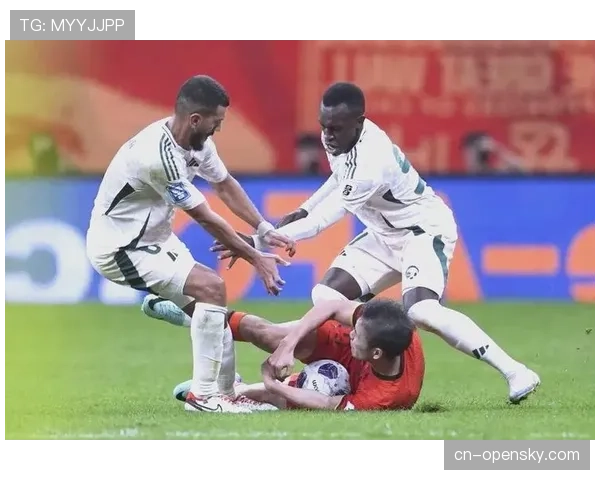 VAR技术在欧冠中的争议应用:判罚标准不一引发多方不满 VAR技术在欧冠中的争议应用:判罚标准不一引发多方不满